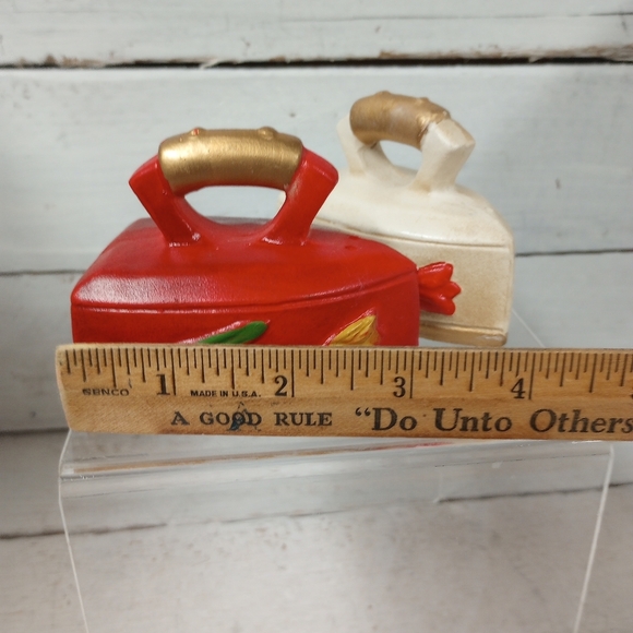 Vintage Artmark Japan Iron Shaped Salt & Pepper Shakers Tulip Design Handpainted - Picture 8 of 9